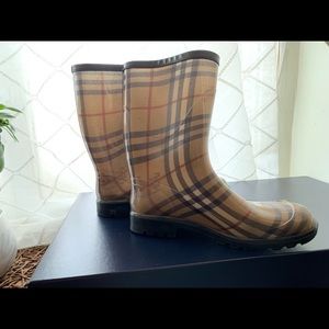 Burberry rain boots